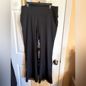 Victoria’s Secret Active Flare Yoga Pant